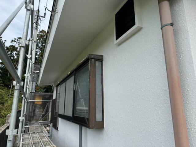 白いサイディング外壁の塗装完了